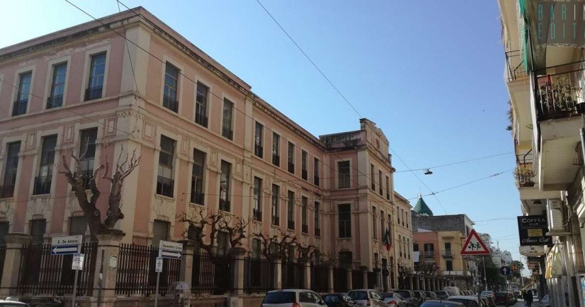 Bari, Carrassi d� addio alla storica scuola Carlo Del Prete: diventer� sede del 2� Municipio